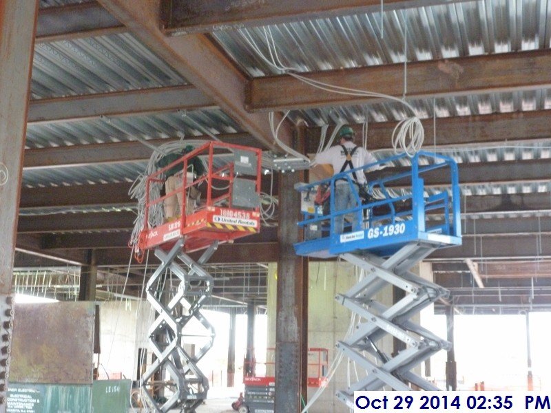 Installing split wire above the cealing at the 2nd floor Facing West (800x600)
